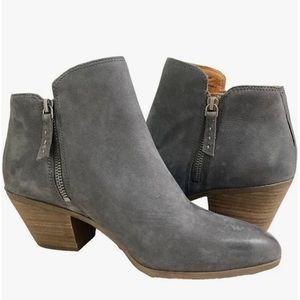New Frye Genuine Leather Judith Double-Zip, wedged heel boots Sz 9